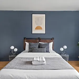 Hutchison By Restavio Montreal